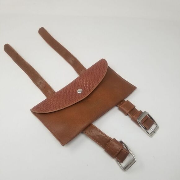 Leather belt pack with name "Lisa" on it. By Starkenburg Company. - Picture 1 of 15